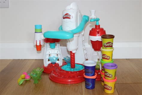 Play-Doh Kitchen Creations Ultimate Swirl Ice Cream Maker review