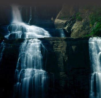 Top 5 Waterfalls to Visit on a Family Vacation to Kodaikanal - A Soul Window