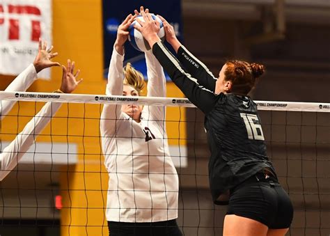 Gophers volleyball upset by Oregon, 3-1, dashing hope of hometown Final ...