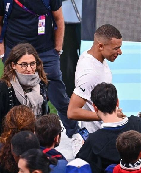 Kylian Mbappe with his mother after the match France 🇨🇵 - England 10/12 ...