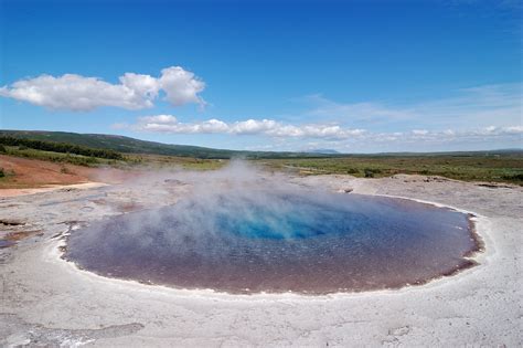 File:Geysir-Iceland-2008.jpg