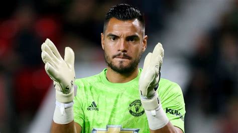 Sergio Romero to return to Manchester Utd training next week as talks ...