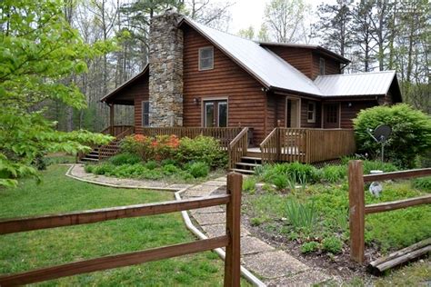 Mountain Cabin Rental near Hendersonville, North Carolina