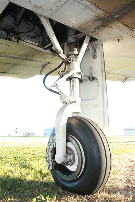 Can the landing gear be pulled up while the plane is on the ground? - Aviation Stack Exchange
