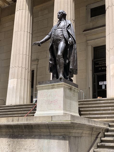 George Washington Statue Defaced - Federal Hall : nyc