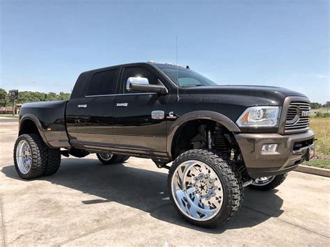 2018 Dodge Ram 3500 Dually Lifted - 10lilian