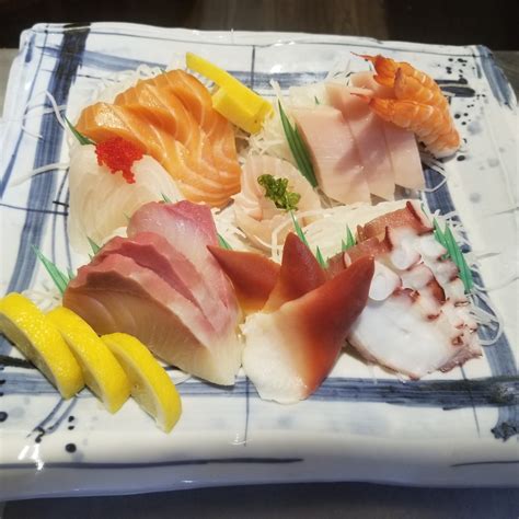 Deluxe Assorted Sashimi