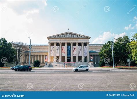 Museum of Fine Arts Szepmuveszeti Muzeum in Budapest, Hungary Editorial Stock Photo - Image of ...