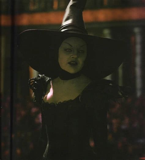 Mila Kunis is WICKED, New Images From OZ: THE GREAT AND POWERFUL!