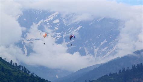 Paragliding at Solang Valley in Manali | Get Detail Information on Paragliding at Solang Valley ...