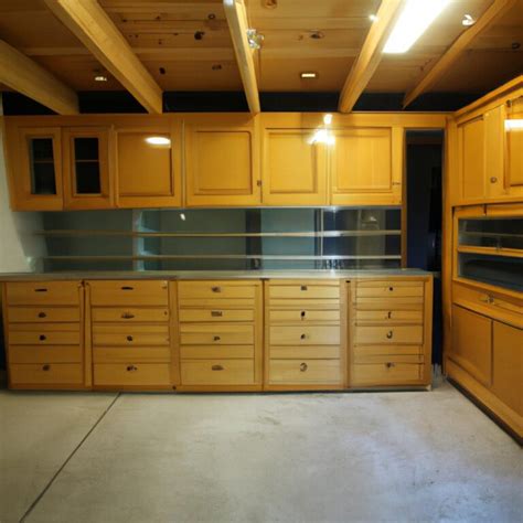 10 Wood Garage Cabinet Ideas to Enhance Your Workshop