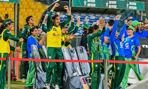 Pakistan start South Africa series with thrilling last-ball win - Home ...