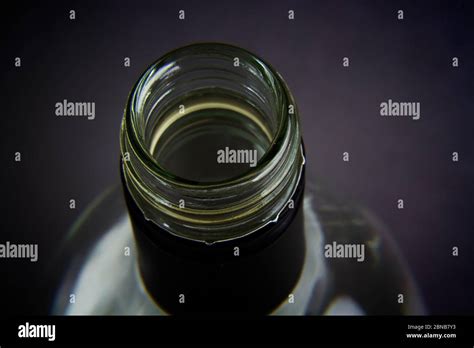 Screw top wine bottle Stock Photo - Alamy