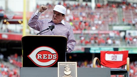 Pete Rose inducted to Reds' Hall of Fame