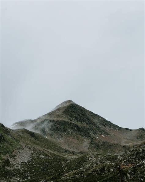 Mountain under a White Sky · Free Stock Photo