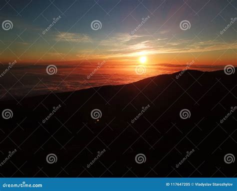 Sunset in the Teide National Park Overlooking a Sea of Clouds Un Stock ...