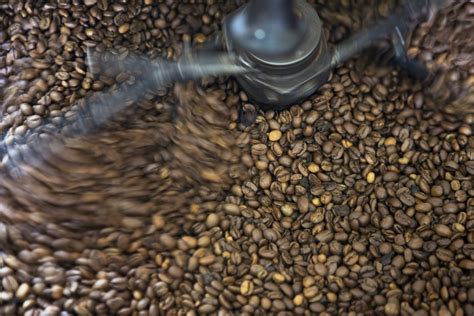 Robusta Coffee Extends Rally to Four-Year High on Crop Woes - Bloomberg