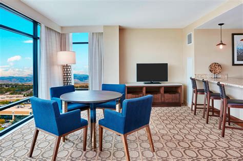 Pet Friendly Hotels in Denver Colorado - Denver Marriott