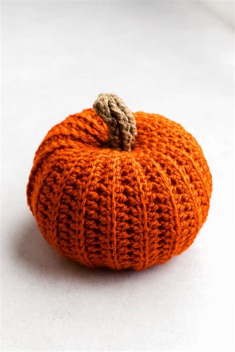 Free Crochet Pumpkin Pattern with 2 Sizes - Sarah Maker