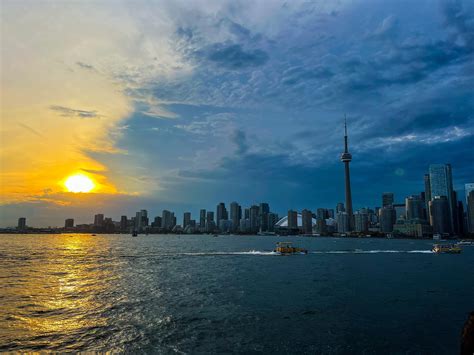 Toronto sunset from the ferries : r/toronto