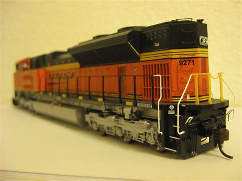 Ogden Brothers Trains: Product Review: Athearn Genesis SD70ACe