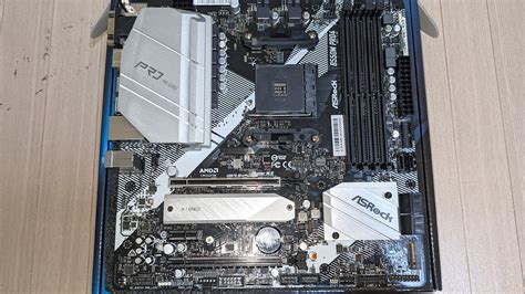 M.2SSDを2枚付けたかったのでASRock B550M Pro4に変更して超すっきり | Secura Vita