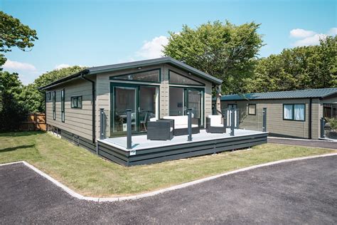 New Forest Lodge Retreat - Holiday Lodge Park in Hampshire, South East England