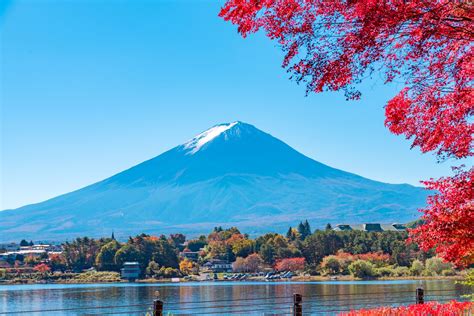 Hakone is one of the most notable hot spring (onsen) areas in Japan. Hakone Freepass allows you ...