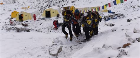 Nepal Earthquake: Climbers Caught on Everest With No Way Down - ABC News