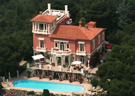 Elton John's 'yellow palace' in Nice where he's recovering from shock ...