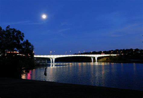 Holiday hue change for US 281 bridge lights could be on the horizon | Marble Falls EDC