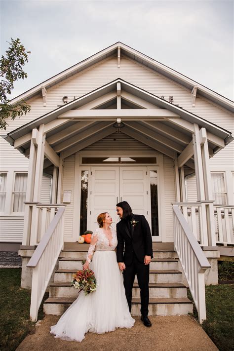 Check Out These Gorgeous, Modern Details at this Cliff House Wedding