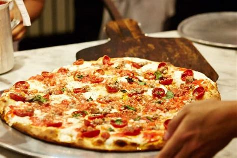 What Is Brooklyn Style Pizza? Recipe, & Where to Eat