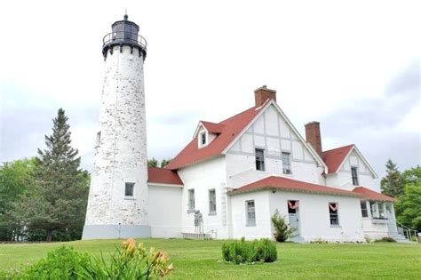 Best Upper Peninsula lighthouses in Michigan you need to see along Lake Superior! MAP + list ...