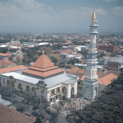 Masjid Agung Tulungagung, Sejarah dan Keunikan Arsitekturnya - Solo Media