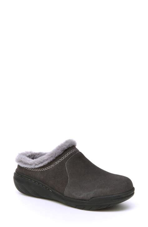 Women's Fuzzy Slippers | Nordstrom