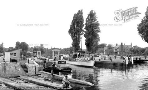 Photo of Teddington, The Lock c.1955 - Francis Frith