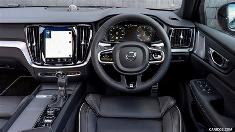 2019 Volvo S60 T5 R-Design (UK-Spec) | Interior, Cockpit