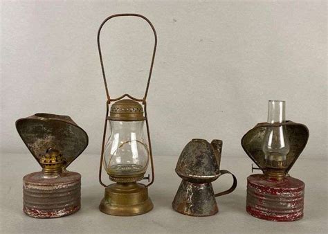 Group of 4 Antique Kerosene Oil Lamps - Matthew Bullock Auctioneers