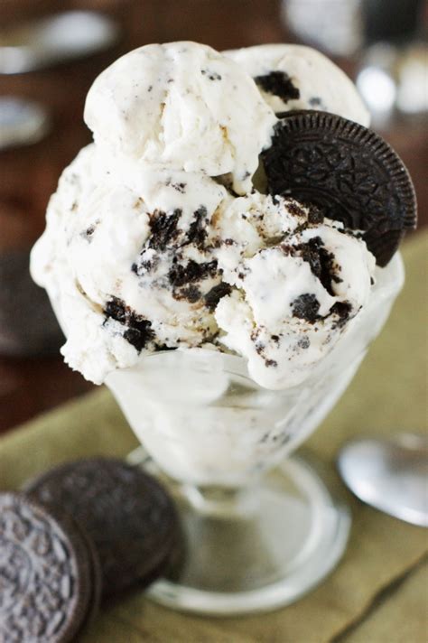 {No Churn} Cookies and Cream Ice Cream | The Kitchen is My Playground