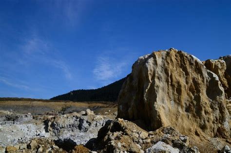 Premium Photo | Quarry mining