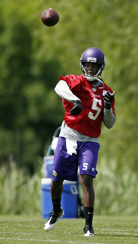 Teddy Bridgewater Leaves Practice With Injury