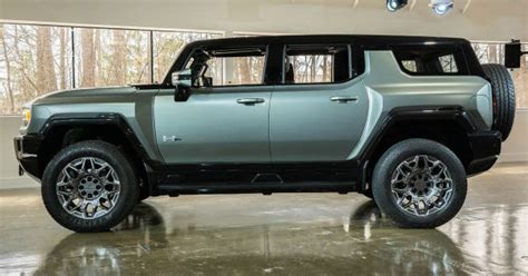 2024 GMC Hummer EV