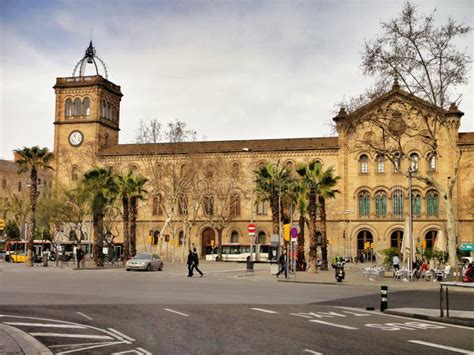 The University of Barcelona Editorial Stock Image - Image of facade, bell: 56487614