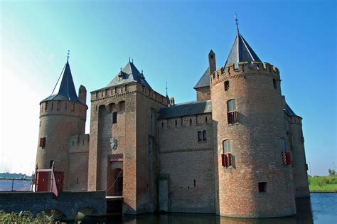 Muiderslot Castle | Castle estate, What a beautiful world, Barcelona cathedral