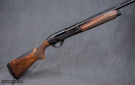 BENELLI Super Black Eagle 3 12 gauge, 28" bbl. Wood