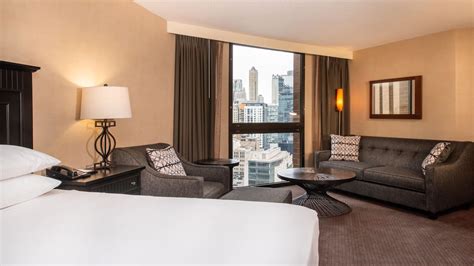 Spacious Hotel Suites in Downtown Chicago | Hyatt Regency Chicago