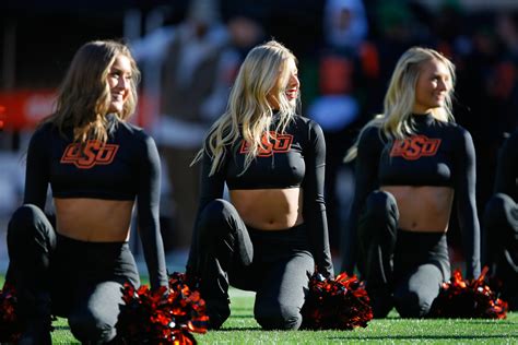 Oklahoma State Cheerleader Goes Viral During Big 12 Media Days - The Spun