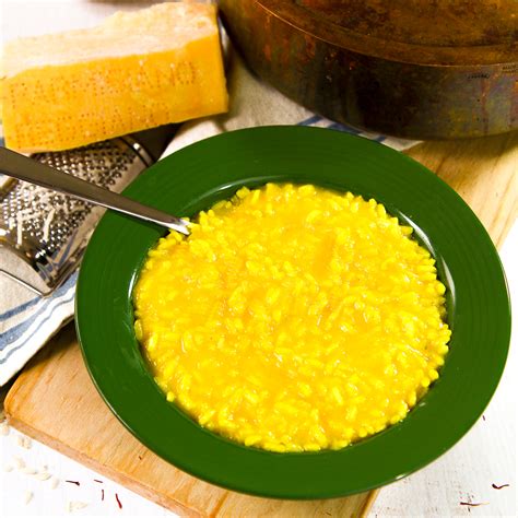 RISOTTO MILANESE recipe and history (Italian saffron rice)