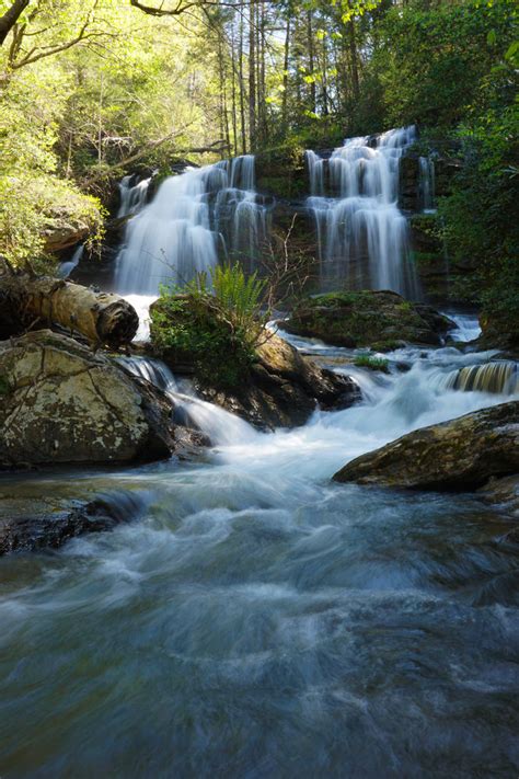 5 Great Waterfalls in the Blue Ridge Mountains